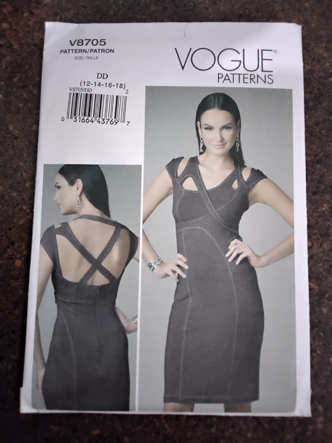 Misses Dress Sewing Pattern - Size DD - 12-14-16-18  - Vogue #V8705